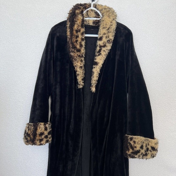 Adrienne Landau Other - Adrienne Landau Vintage Velour Robe Sz XL/1X with Faux Fur, Bath Robe *Flaw